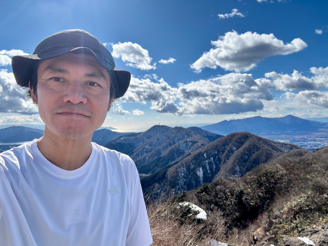 「厚底なのに軽く、跳ねるのに安定する」　榎本 一生